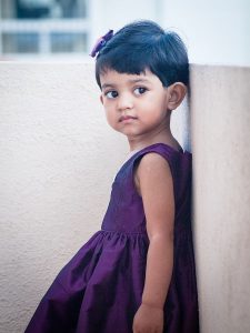 675px-1-_girl_in_india_october_2013